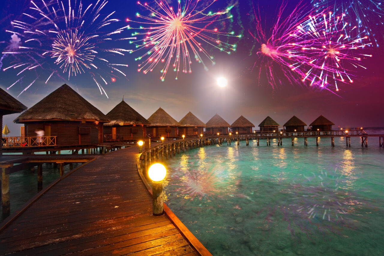 EXCLUSIV | Cea mai scumpă vacanță de Revelion. Cât au plătit românii care au vrut să intre în noul an din Zanzibar, Maldive sau Turcia? ”Paradisul are prețul pe măsură”