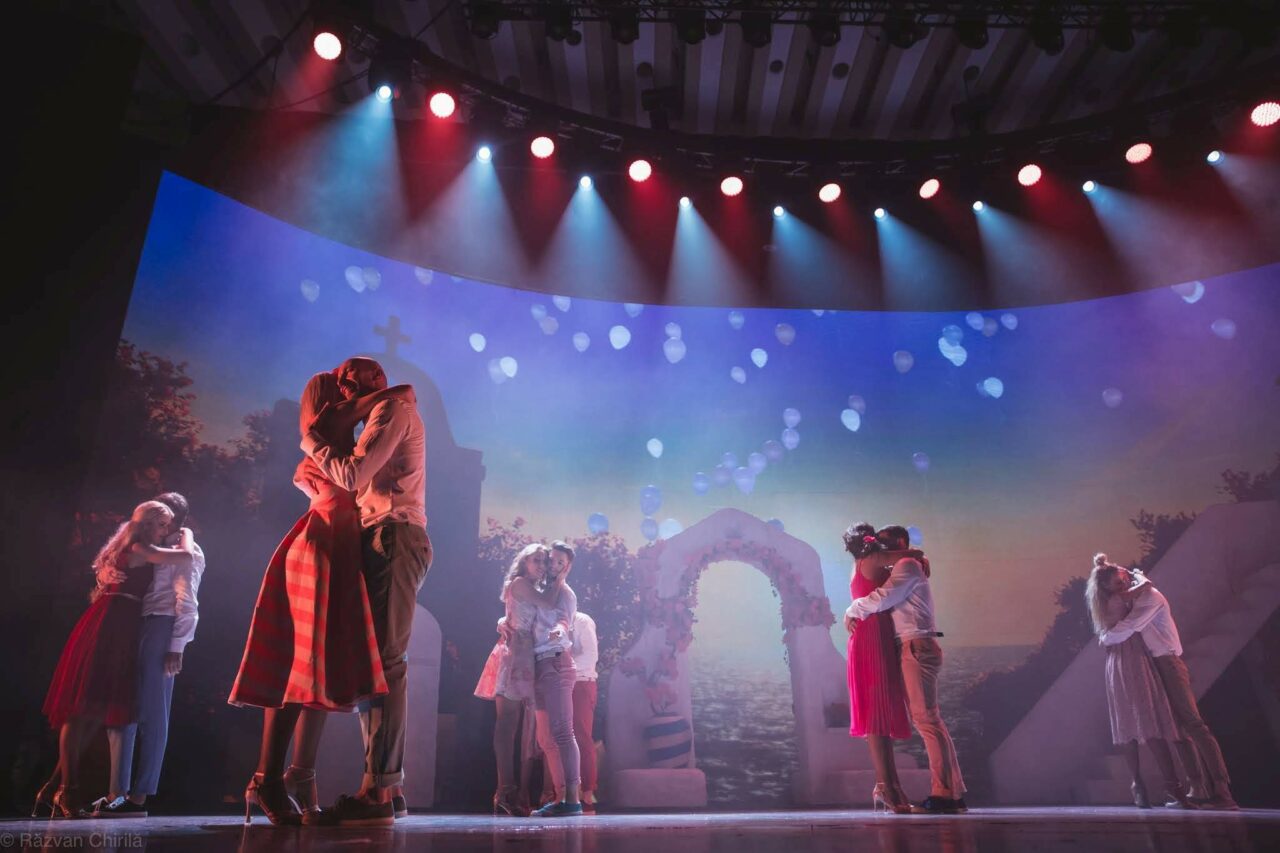 „Mamma Mia“, cel mai aşteptat spectacol al anului în România. Legendarul musical, în top 10 al celor mai longevive show-uri din toate timpurile – GALERIE FOTO