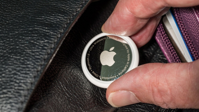 Apple, dat în judecată, după ce mai multe femei au fost urmărite de foștii iubiți prin intermediul dispozitivelor de urmărire AirTags