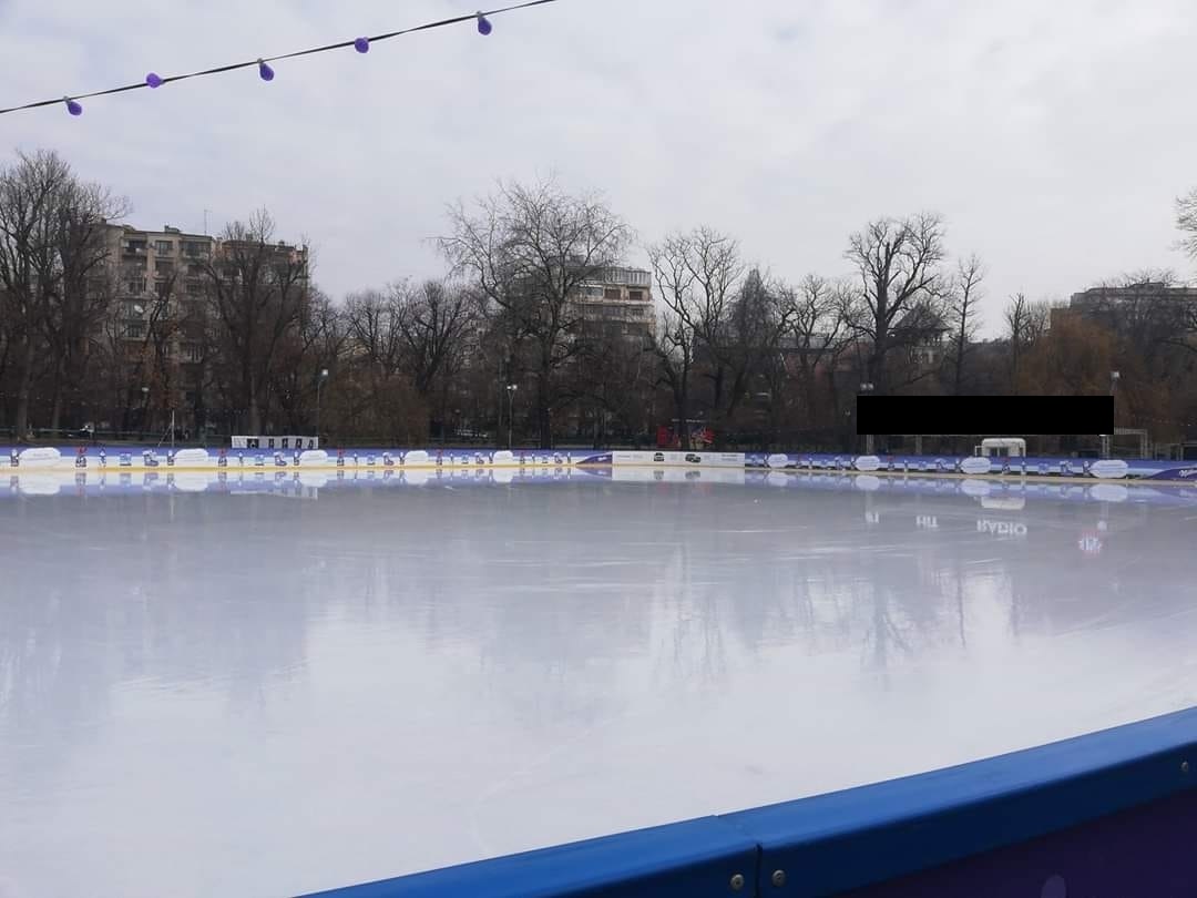 S-a deschis Patinoarul Cişmigiu. Care este programul și cât costă accesul pe gheață