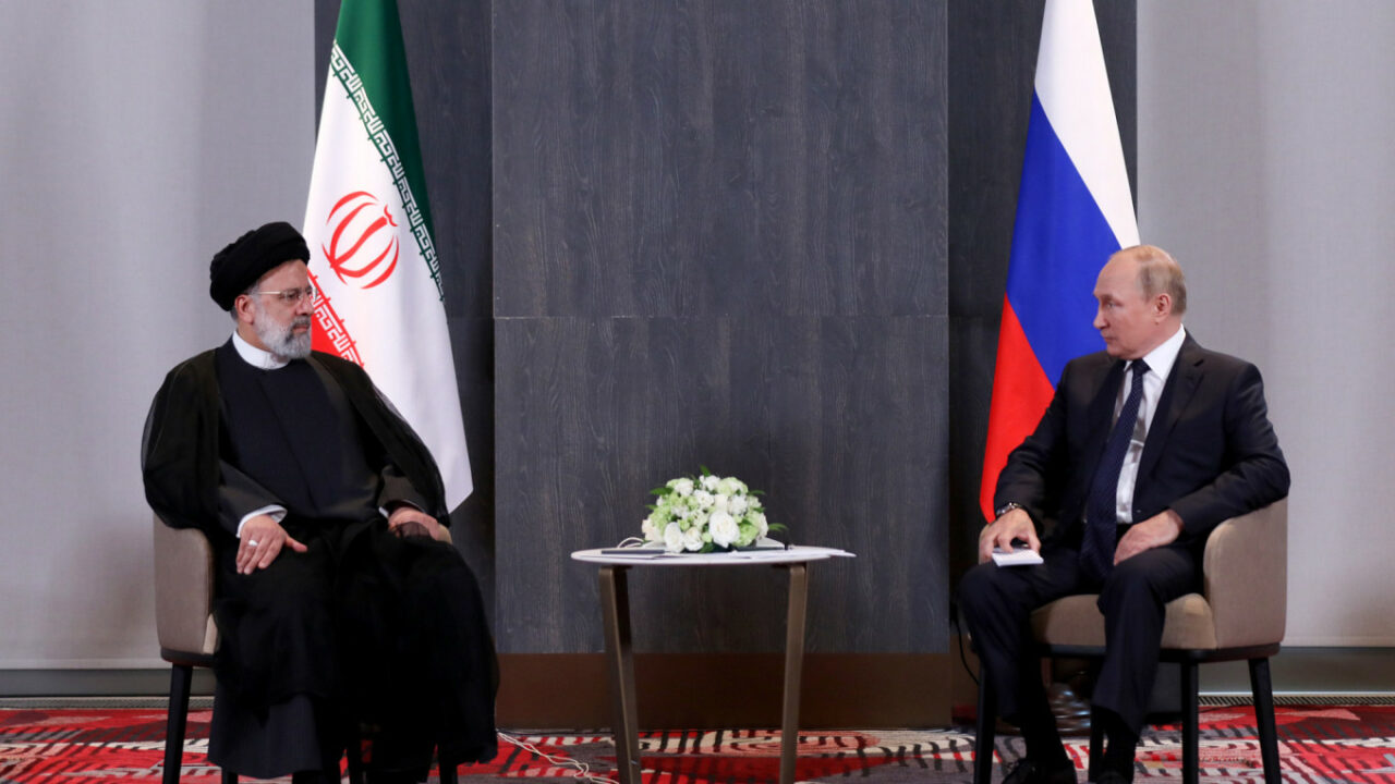 Iranul, răspuns pentru SUA: „Nu avem nevoie de „permisiunea” nimănui pentru relaţiile cu Rusia”