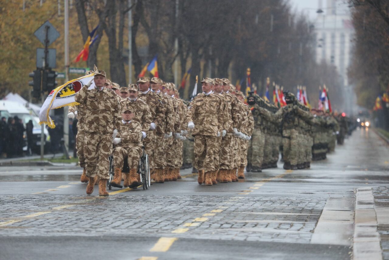 LIVE VIDEO | A început parada de Ziua Națională. Avioanele militare nu vor survola Capitala din cauza vremii | GALERIE FOTO