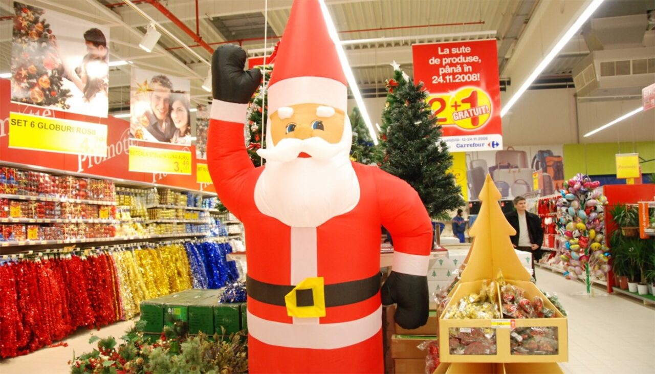 Câți lei costă un simplu glob pentru brad în Carrefour, acum, cu 3 săptămâni înainte de Crăciun