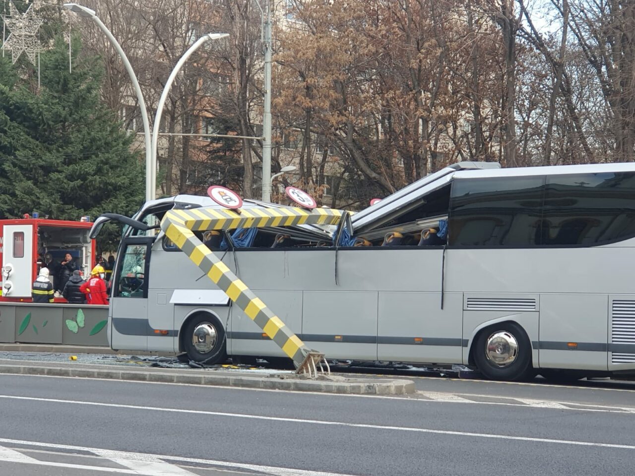 Turistul grec care a murit în accidentul de autocar de la Pasajul Unirii lucrase firmă de construcții din România. A vrut să-i arate soției cum e Crăciunul aici