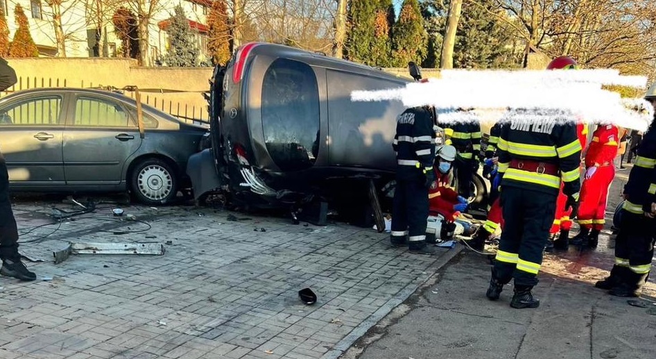 Cine e tânăra care a murit în prima zi de Crăciun, în accidentul din nordul Capitalei, provocat de iubitul ei, aflat sub influența drogurilor? Șoferul este cercetat în libertate