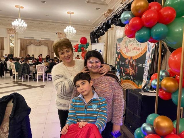 Miracolul de Crăciun de la Satu Mare. Doi frățiori, orfani de mamă, s-au regăsit după mulți ani