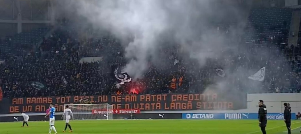 Craiova lui Adrian Mititelu, victorie cu 2-0 în derby-ul Băniei! Meciul a fost întrerupt de trei ori în prima repriză