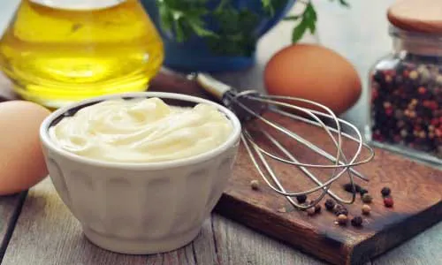 Cum să-ți iasă maioneza fără să se taie! Celebrul Jamie Oliver dezvăluie trucul din rețeta lui