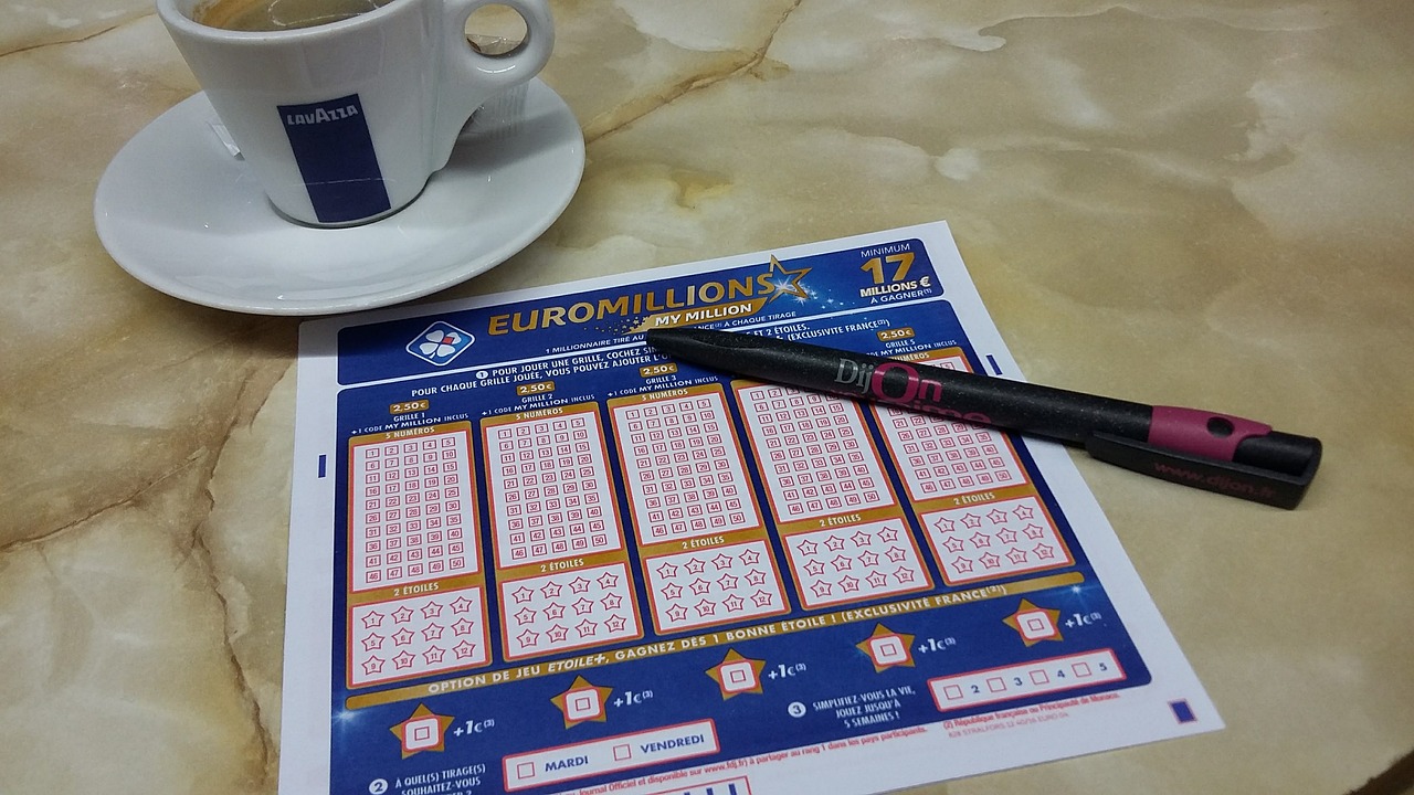 165 de locuitori ai unui sat belgian, mai bogați cu 143 milioane de euro! Au dat lovitura la loteria EuroMillions