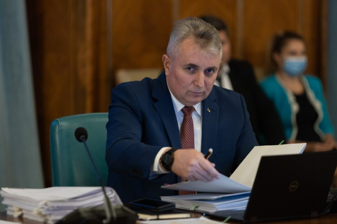Deputații au respins MOȚIUNEA SIMPLĂ împotriva ministrului Lucian Bode