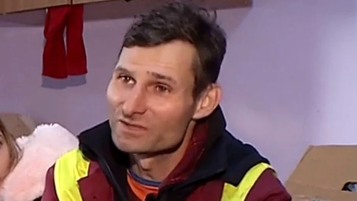 Miracol de Crăciun în viața lui Marius, bărbatul care nu a îndrăznit să intre la serbarea fetiţei, pentru că era îmbrăcat în hainele de lucrător la salubritate / Va primti un apartament social