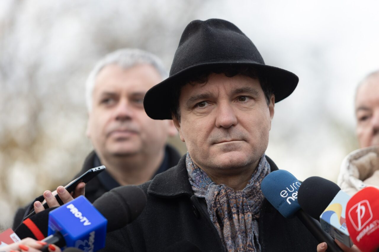 Sondaj CURS pentru Capitală: Dacă duminică ar fi alegeri, AUR ar ieși pe locul 3 / Aproape 60% dintre cei chestionați au o părere „proastă” despre Nicușor Dan / 71% dintre respondenți cred că orașul „merge într-o direcţie mai degrabă greşită” / 