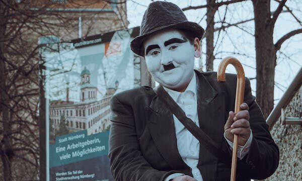Modul uluitor prin care au ales să facă bani doi români (soț și soție) în Germania