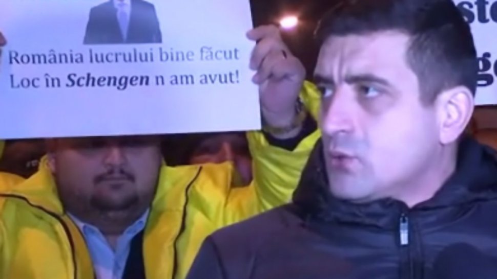 „De ce să ne mai bage în Schengen? Treziţi-vă”. Revoltă în fața Ambasadei Austriei după votul împotriva aderării României