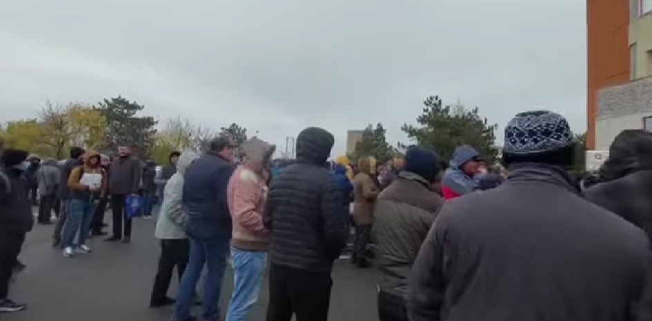 Protest spontan la Petromidia. Angajații cer salarii mai mari