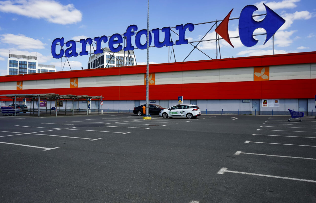Program Carrefour de Anul Nou 2023. Orarul magazinelor pentru 31 decembrie 2022, 1 și 2 ianuarie 2023