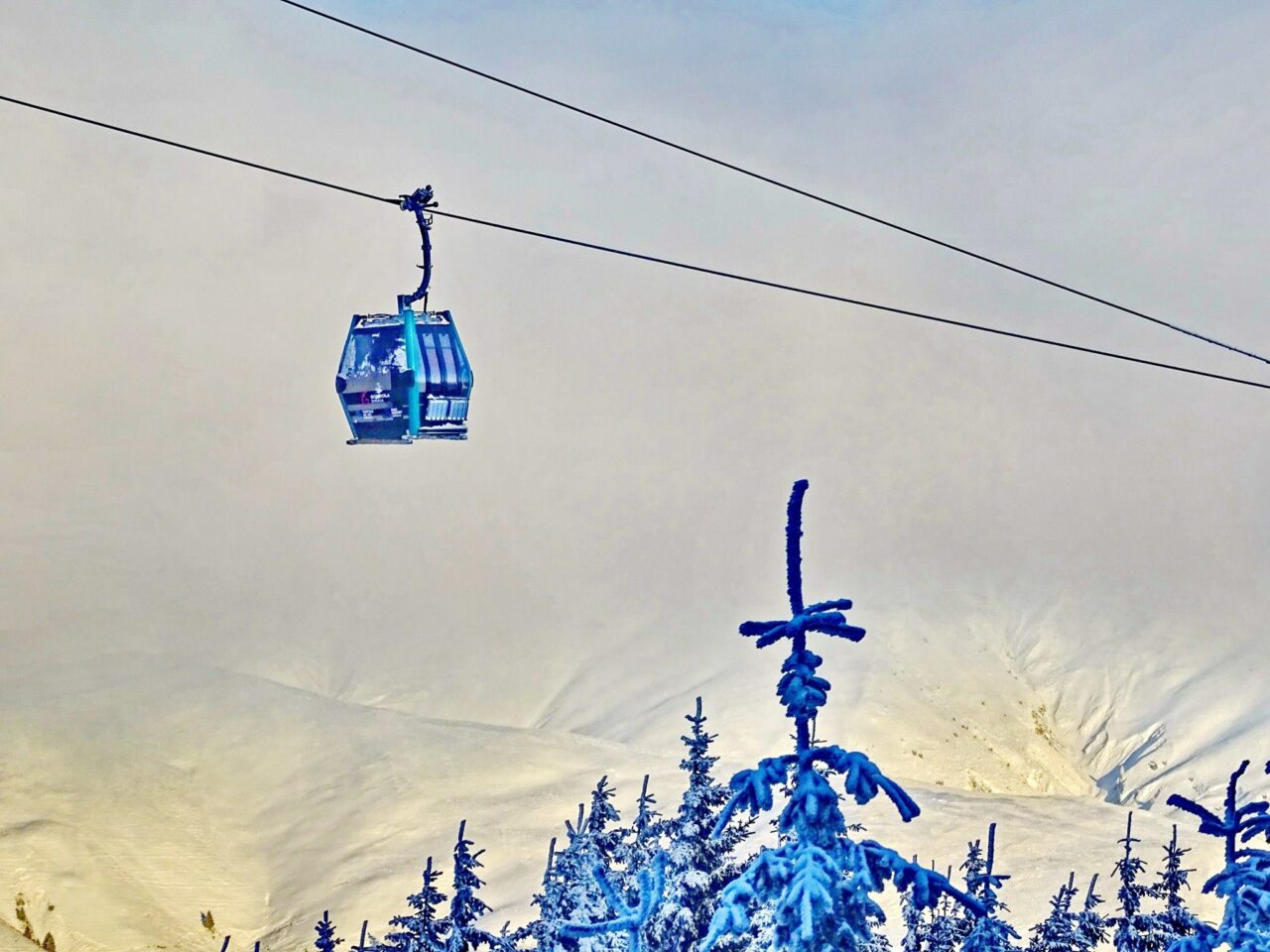 Cât costă un Revelion la Sinaia. De banii ăștia, te răsfeți în Alpii austrieci!