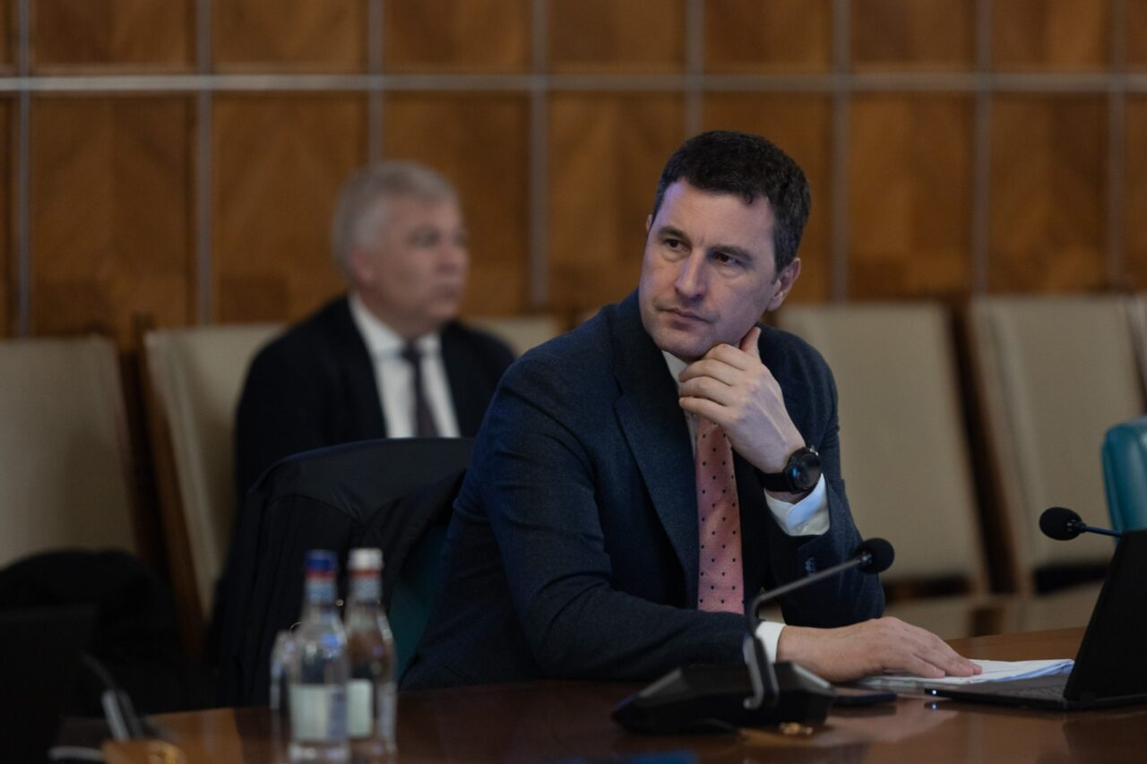 Tánczos Barna a anunțat că ÎNCEP înscrierile pentru Programul Casa Verde Fotovoltaice: „Nu se trimit hârtii, nu se trimit dosare. Totul este online”