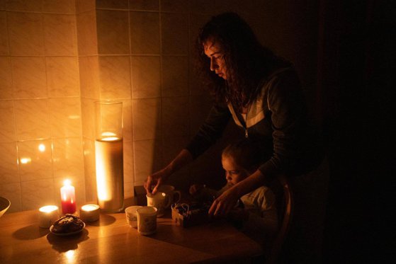 Locuitorii din Kiev au din nou apă și căldură. Primarul avertizează că deficitul de energie este în continuare mare