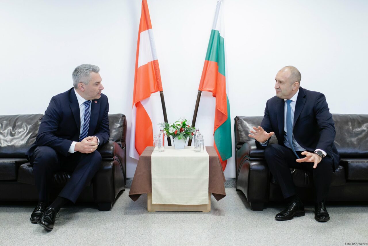 Cancelarul Austriei, vizită în Bulgaria. Ce promisiune face Karl Nehammer, după ce a închis ușa Schengen