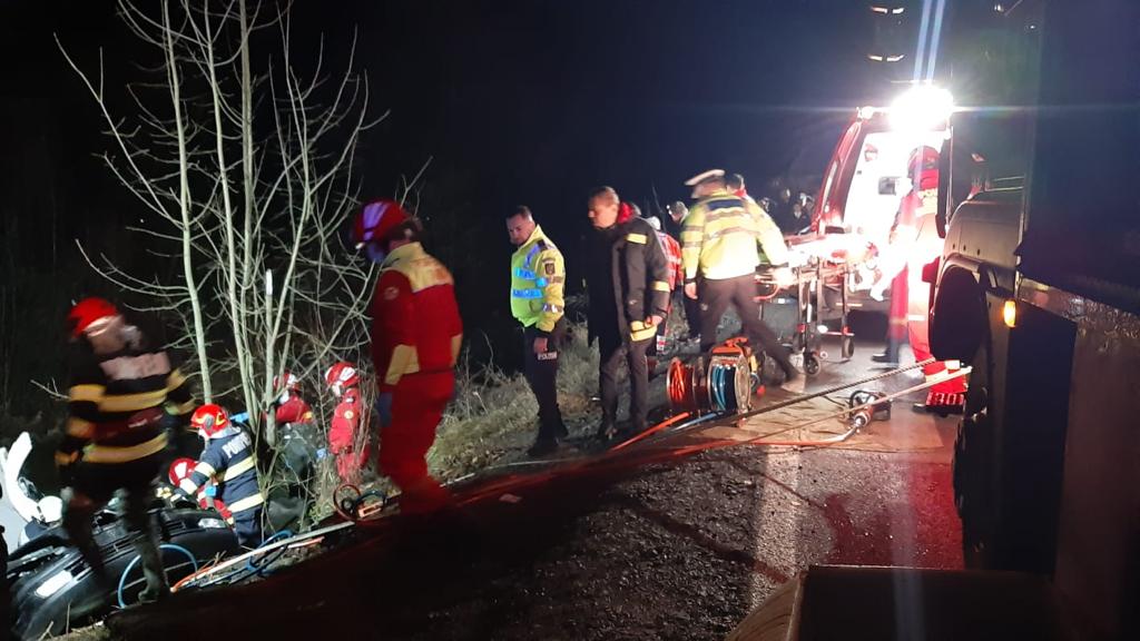 Grav accident în Bistrița-Năsăud, soldat cu trei morți. A fost activat planul roșu de intervenție