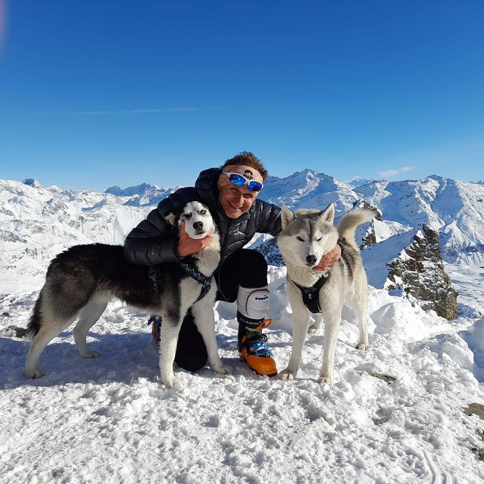 Un român și-a pierdut viața în urma unei avalanșe în Italia, la 48 de ore după ce a supraviețuit altei avalanșe. Bărbatul se întorsese pe munte să-și salveze câinii