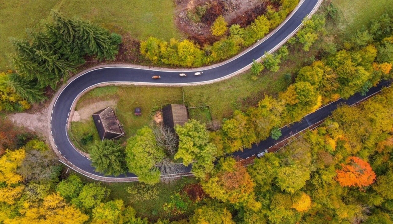 Cea mai nouă șosea din România, finalizată în decembrie 2022. Are 25 de kilometri și rivalizează în frumusețe cu Transfăgărășan și Transalpina