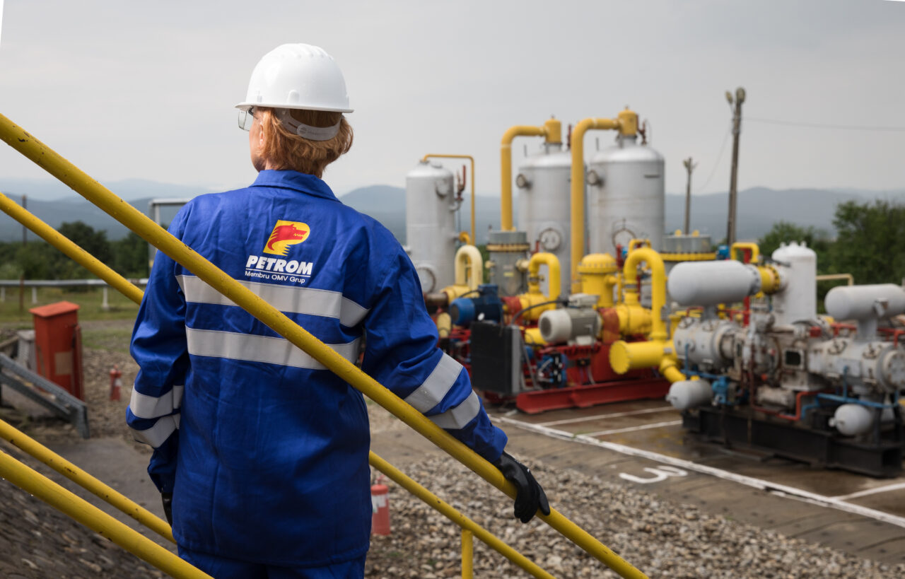 OMV Petrom se așteaptă să nu plătească taxa de solidaritate în România, impusă de Guvern, după transpunerea regulamentului UE, pentru supraimpozitarea profiturilor din petrol și gaze