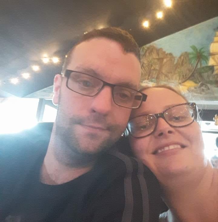 Supuși la orori de neimaginat de către propria familie! Doi părinți și-au scufundat copiii în apă fierbinte, ca mai apoi să le dea să mănânce săpun