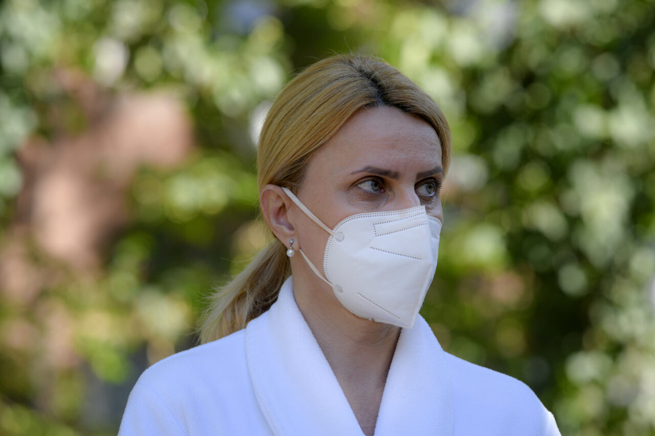 Tot mai mulți pacienți ajung la spital cu afecțiuni respiratorii severe. Beatrice Mahler: „Din păcate, unii ajung destul de târziu”