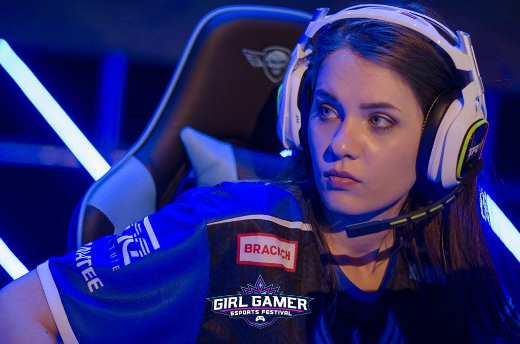 Cea mai bună jucătoare de Counter-Strike din lume este o româncă. Are 23 de ani și și-a început cariera de gamer profesionist în 2015, după ce a renunțat la fotbal: „Mi-a schimbat viața”