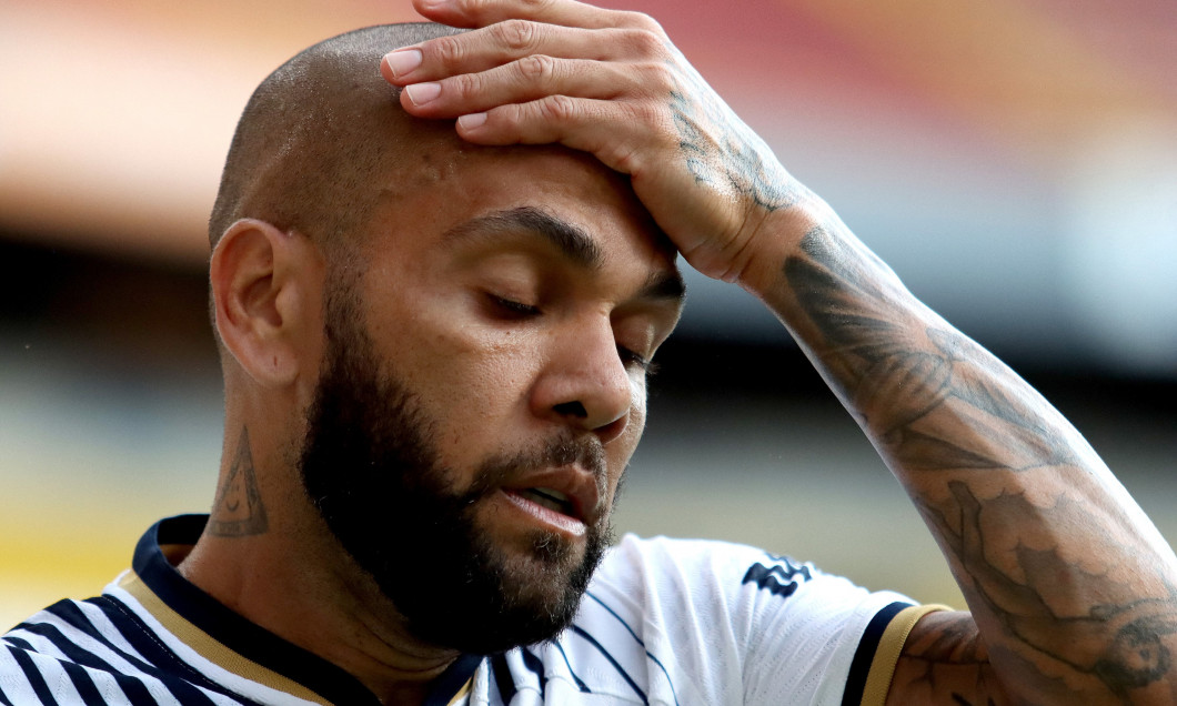 Noi detalii în cazul lui Dani Alves, acuzat de viol. Fotbalistul nu a folosit prezervativ, iar victima ia antivirale