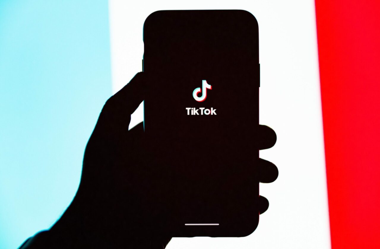 Parlamentul European a decis să interzică angajaților folosirea aplicației TIkTOk. Aceeași măsură a fost luată și de Comisia Europeană și Consiliul UE