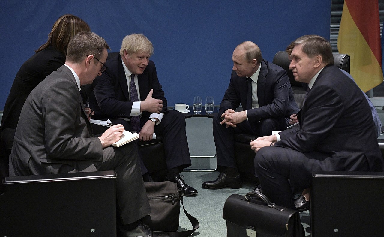 Boris Johnson dezvăluie: Vladimir Putin a amenințat că șterge de pe hartă Marea Britanie! „Nu vreau să vă fac rău, dar cu o rachetă ar dura un minut sau ceva de genul acesta”