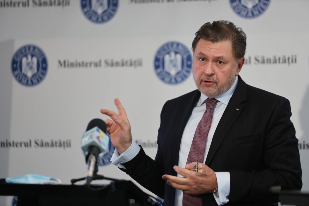 Crește numărul cazurilor de gripă raportate în ultima perioadă / De ce nu declară autoritățile epidemie. Alexandru Rafila: „Nu vreau să ne întoarcem în niciun fel la carantină și izolare” | FOTO, VIDEO
