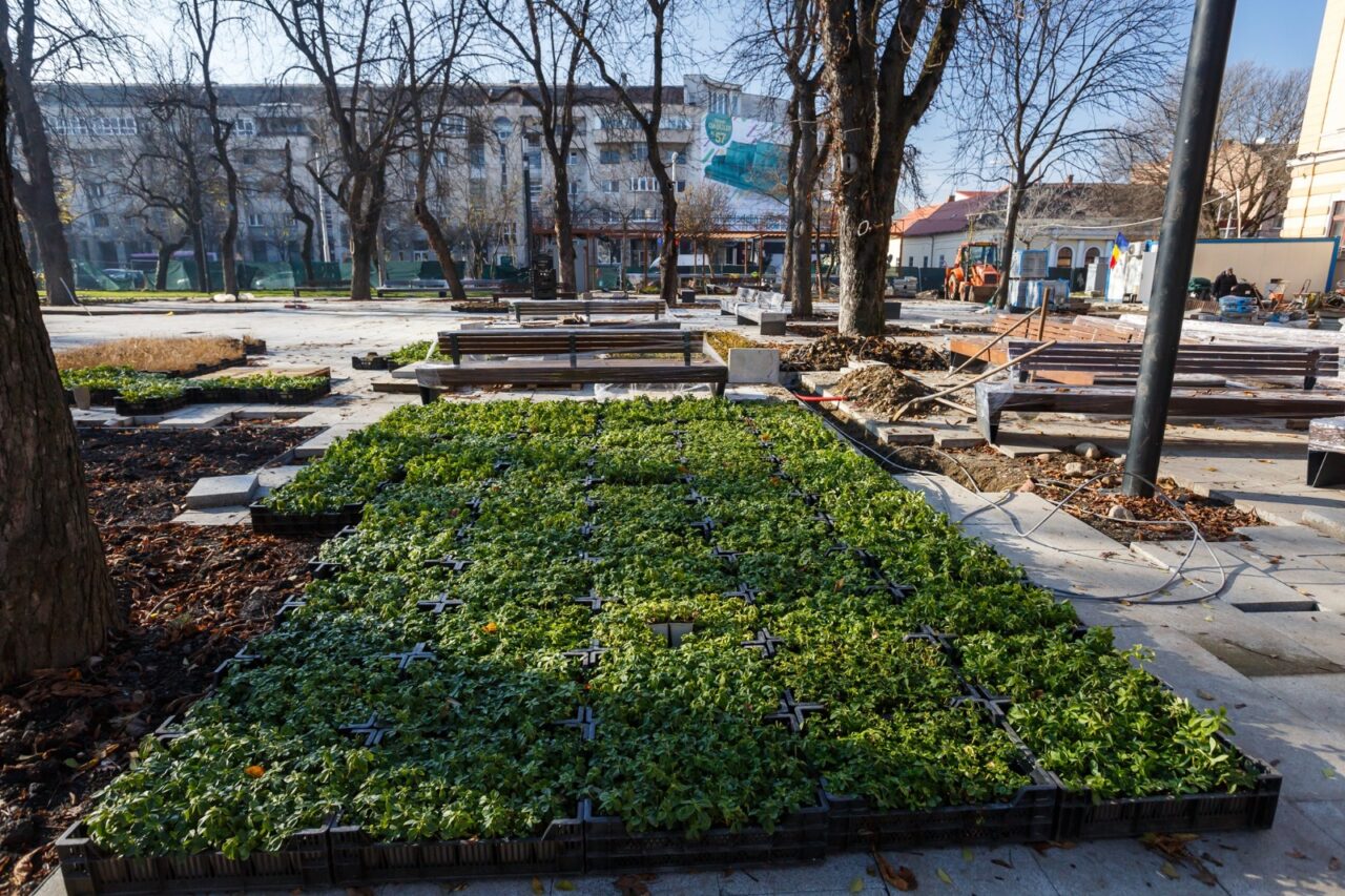 GALERIE FOTO | Un parc din Cluj a fost deschis pentru public, dar la fața locului încă este șantier