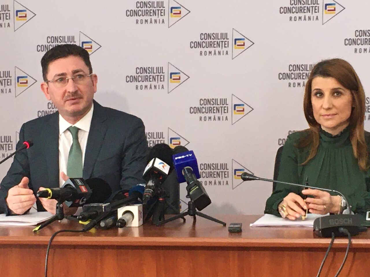 Consiliul Concurenței urmărește creșterea prețurilor la RCA. Bogdan Chirițoiu: „Pisica cu clopoței nu prinde mulți șoareci”