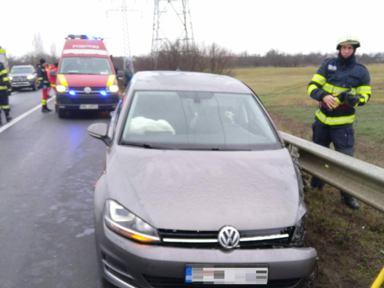 Accident în Dâmbovița. Trei persoane au fost rănite după impactul între două autoturisme. Județul a fost sub COD GALBEN de polei