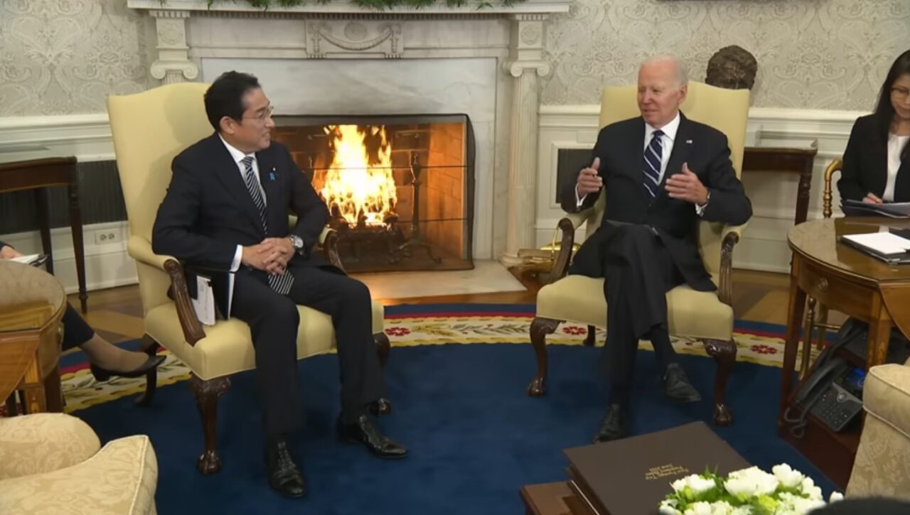 Prima vizită la Casa Albă a prim-ministrului japonez Fumio Kishida. Joe Biden: „Statele Unite sunt total angajate în apărarea Japoniei”