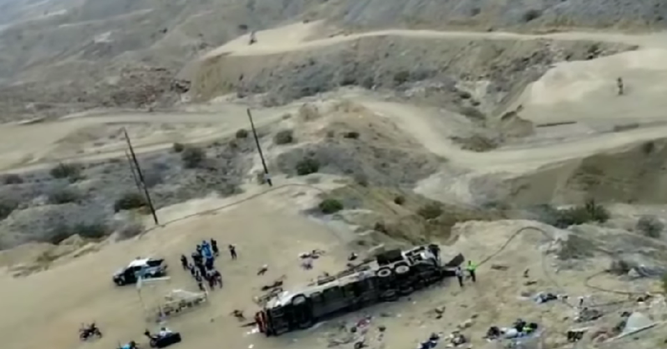 VIDEO | Tragedie cumplită în Peru! Cel puțin 24 de persoane au murit, după ce un autobuz a căzut într-o prăpastie