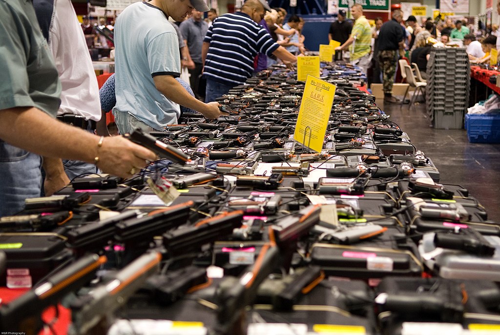 Americanii pot deţine arme fără permis. Legea, adoptată în jumătate din SUA