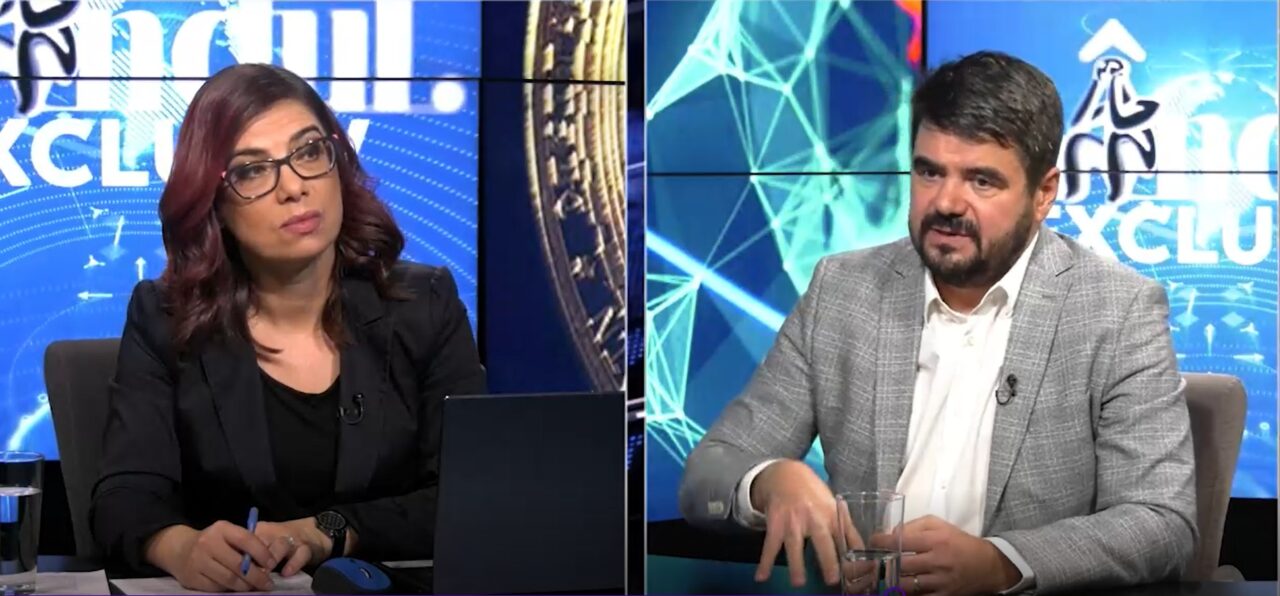 EXCLUSIV VIDEO | Culisele „evaporării” a sute de miliarde de dolari din cripto, explicate de co-fondatorul Bitcoin România. Constantin Rotariu despre colapsul FTX: „Foloseau un token supraevaluat artificial pentru a garanta împrumuturi la bănci”