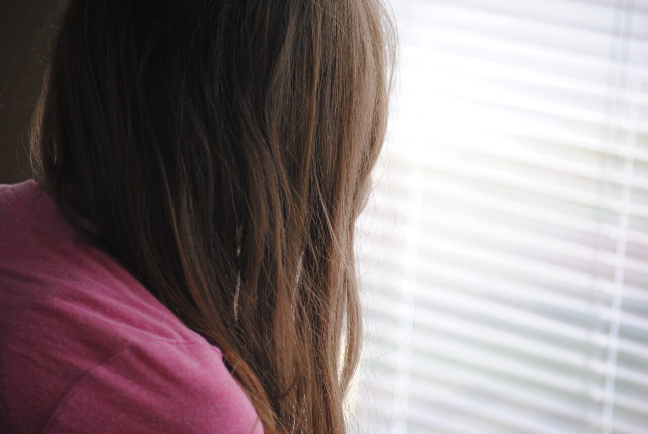 Femeie din Alba, sechestrată și lovită de un bărbat din Vaslui. Cum a reuşit victima să scape din mâinile agresorului