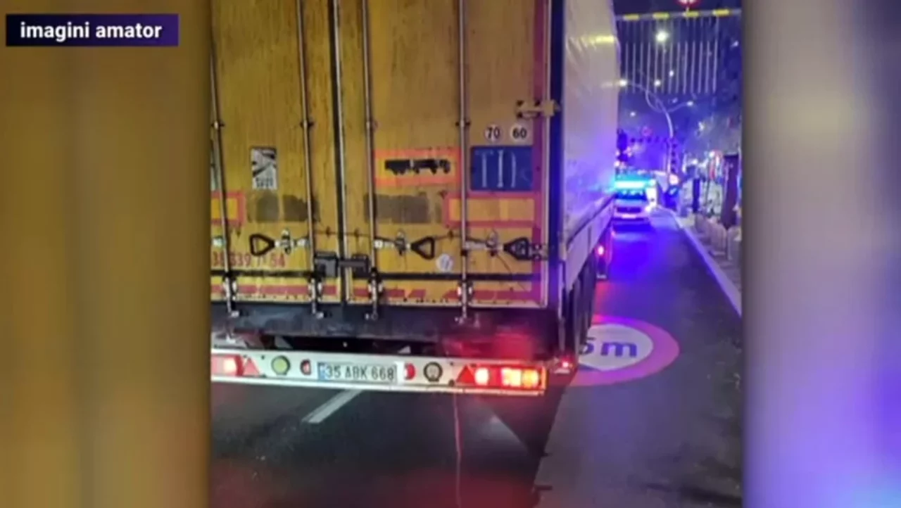 Un alt TIR, cât pe ce să rămână blocat în Pasajul Unirii. Al doilea incident în doar 48 de ore