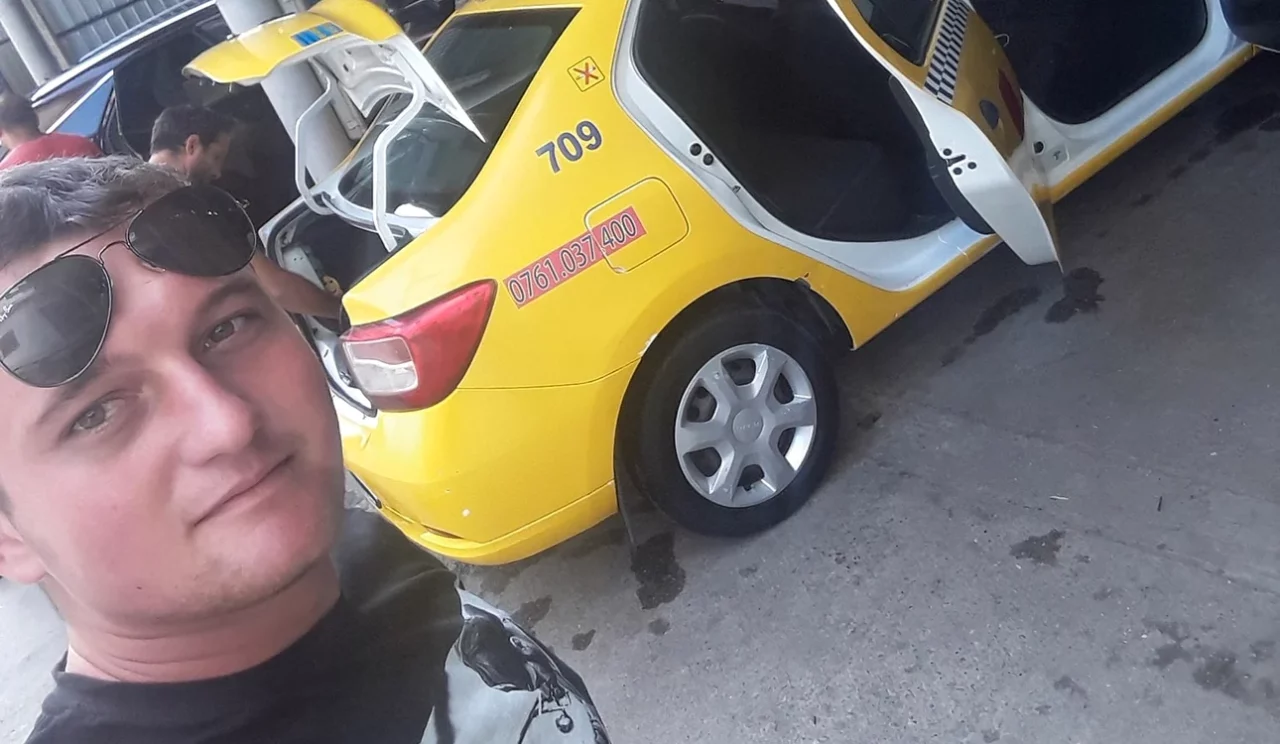 Cine este șoferul de taxi care a transportat gratuit o femeie cu copilul la spital. Bărbatul locuiește în București