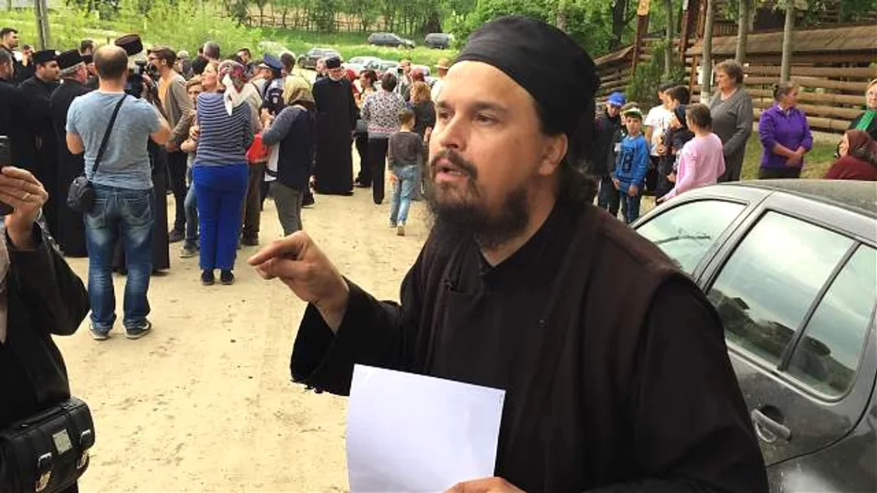 Caz unic în justiție! Un preot caterisit, dar îndrăgit de enoriași, a câștigat în instanță dreptul de a sluji în biserică