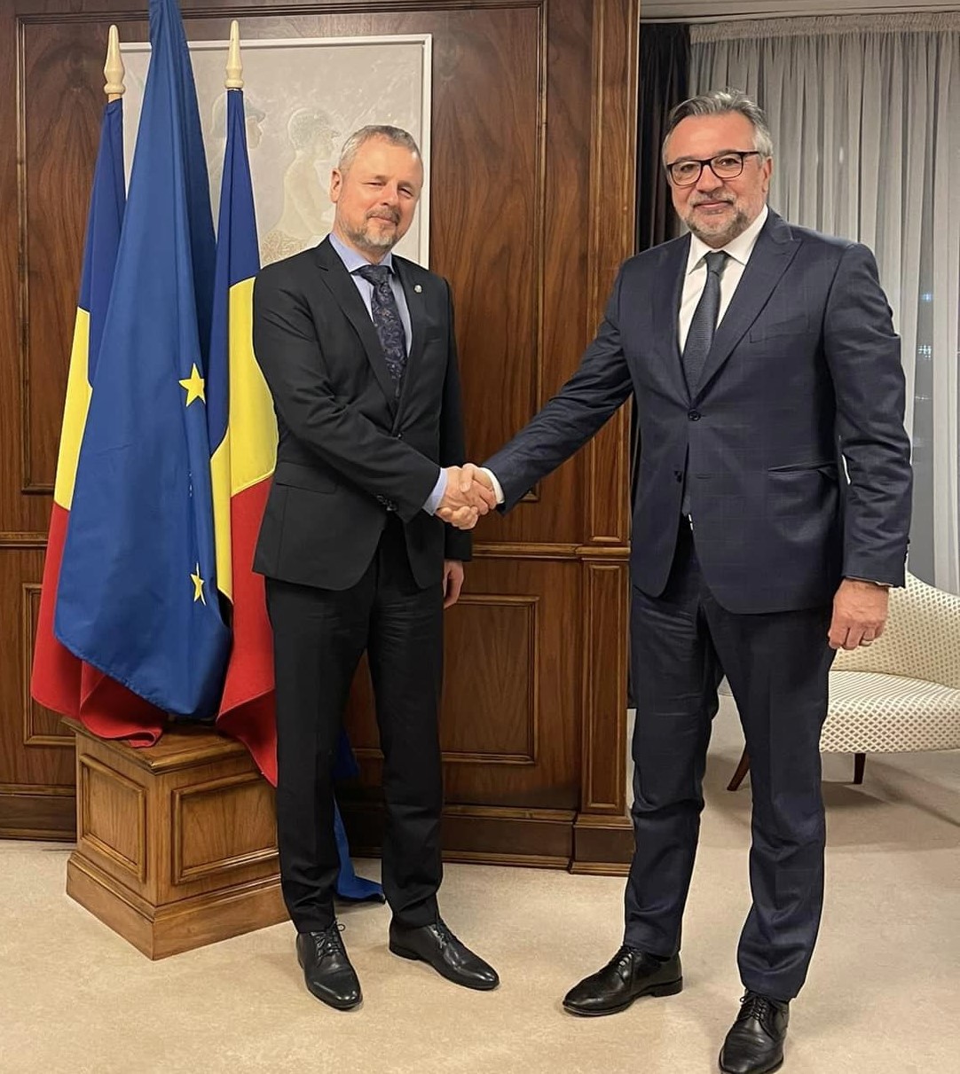 FOTO | Ziua Culturii Române marcată, în avans, la București, prin vernisarea unei expoziții de pictură despre Orheiul Vechi