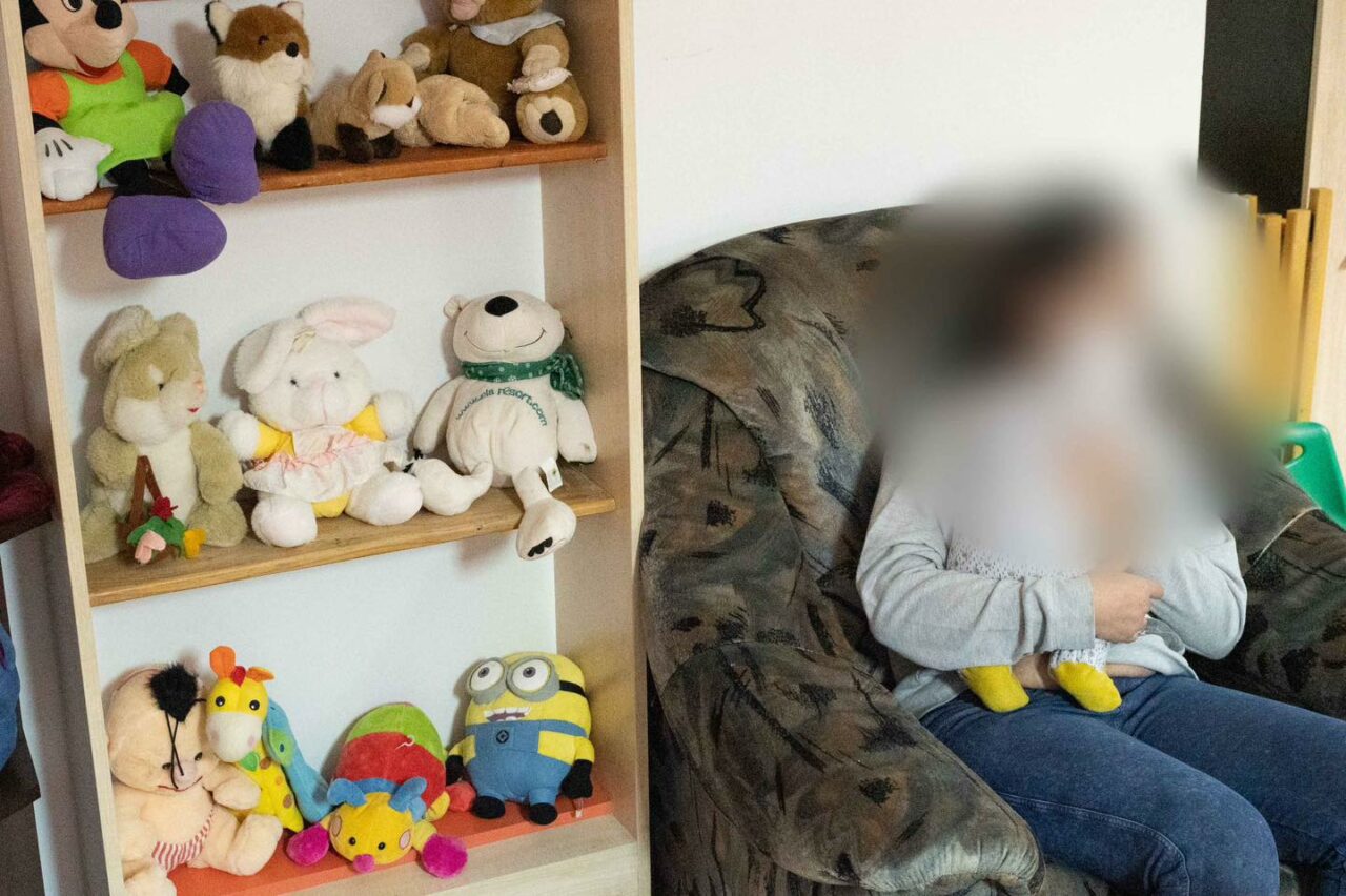 Aproape 700 de adolescente sub 15 ani au născut în 2021. Gabriela Firea: „Destine modificate brutal pentru totdeauna”