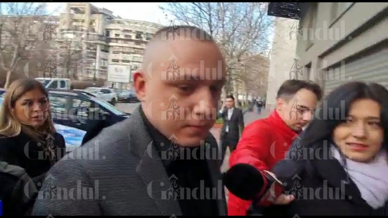 IMAGINI EXCLUSIVE | “Bombardierul” Vlad Obu, adus la DIICOT, unde va fi audiat în cazul fraților Tate!