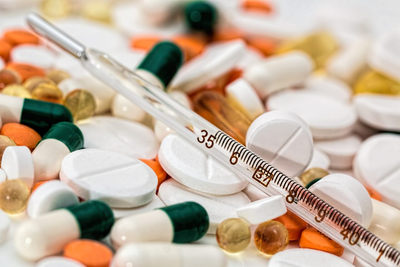 Lista medicamentelor antitermice, antiinflamatorii și antivirale disponibile în farmacii care înlocuiesc tratamentele lipsă de pe piață